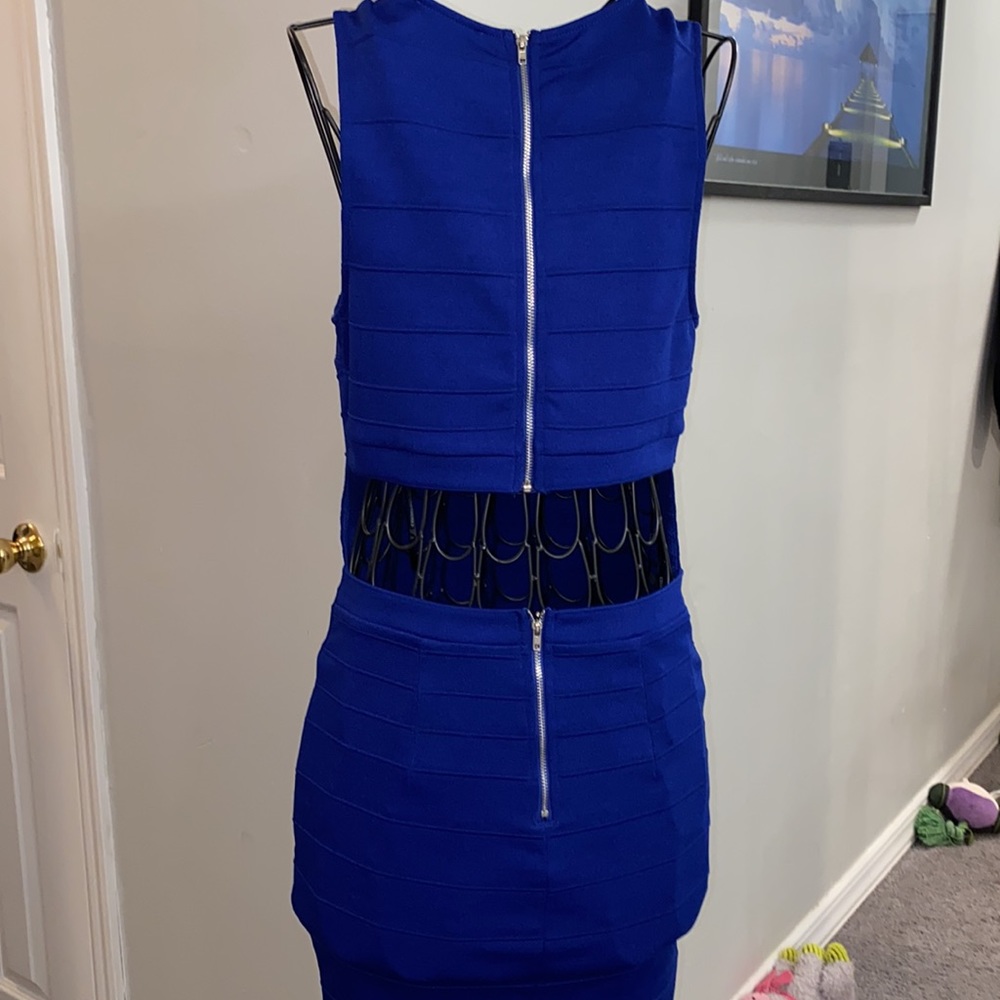 CUTE PEEK-A-BOO BACK DRESS - Picture 3 of 3
